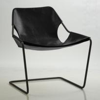 Fauteuil PAULISTANO de Objekto, Structure carbone, Assise cuir noir